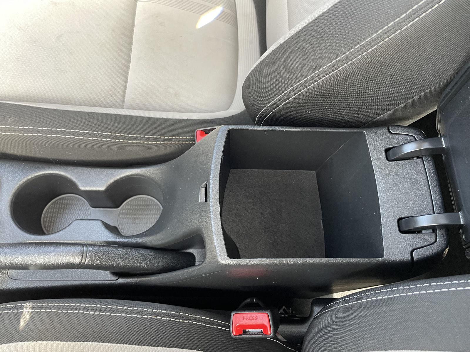 Vehicle photo 30