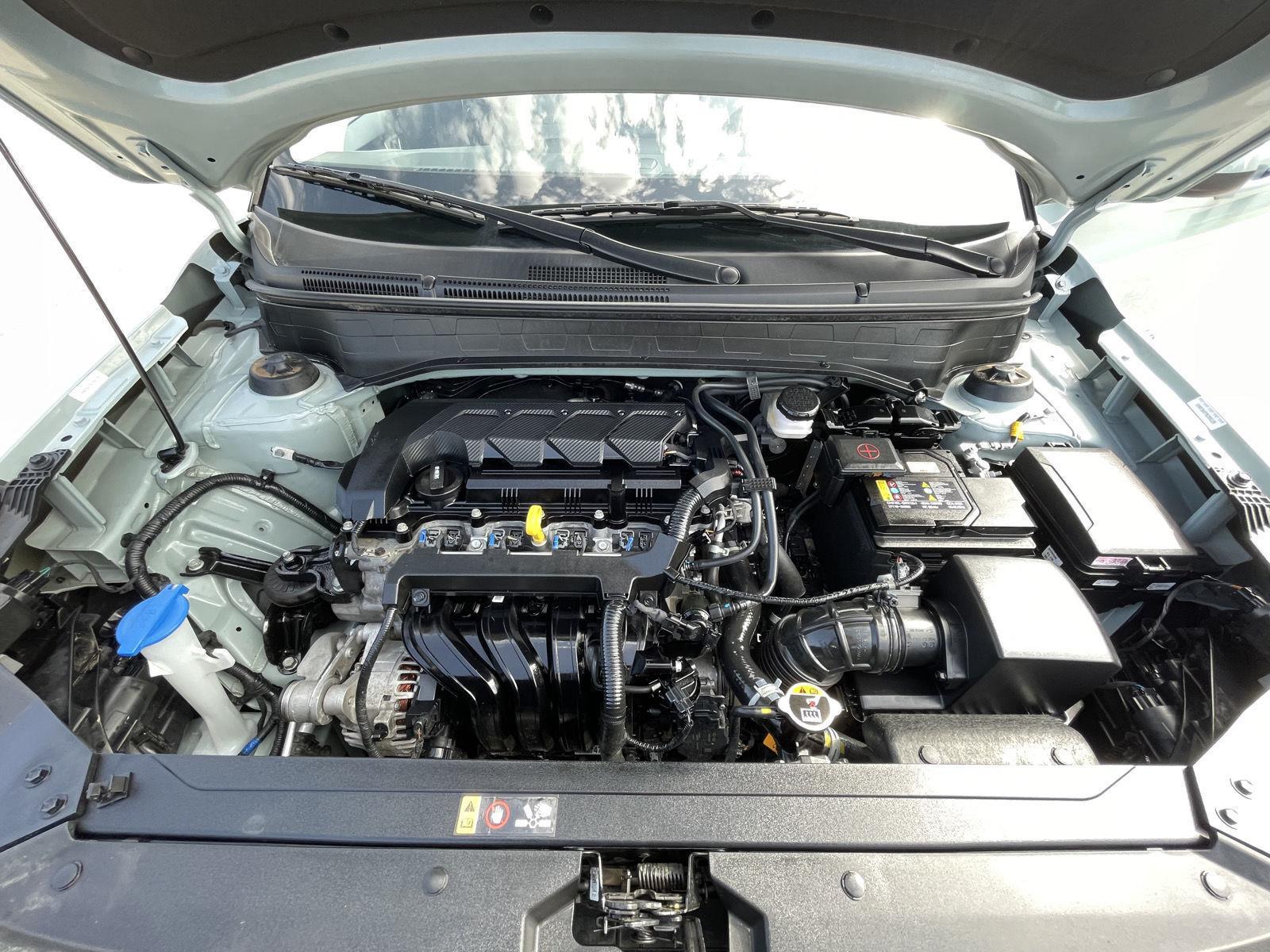 Vehicle photo 33