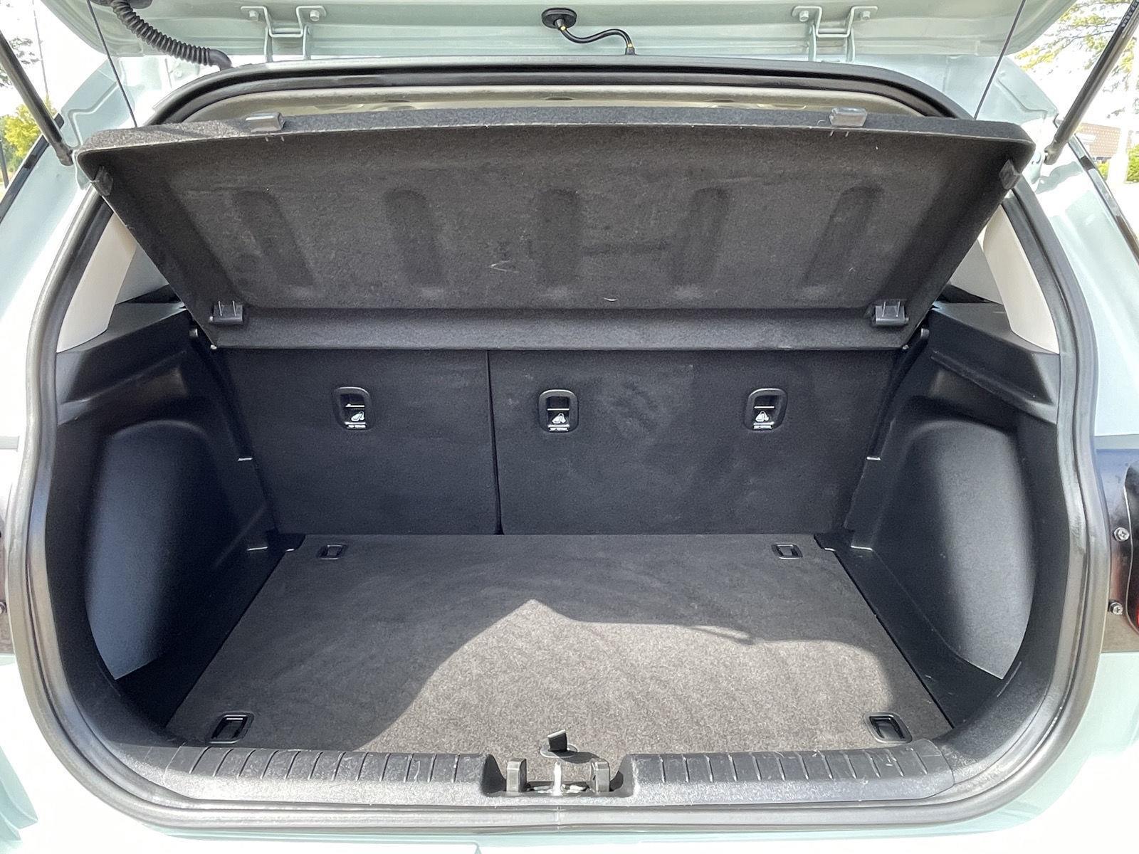 Vehicle photo 34