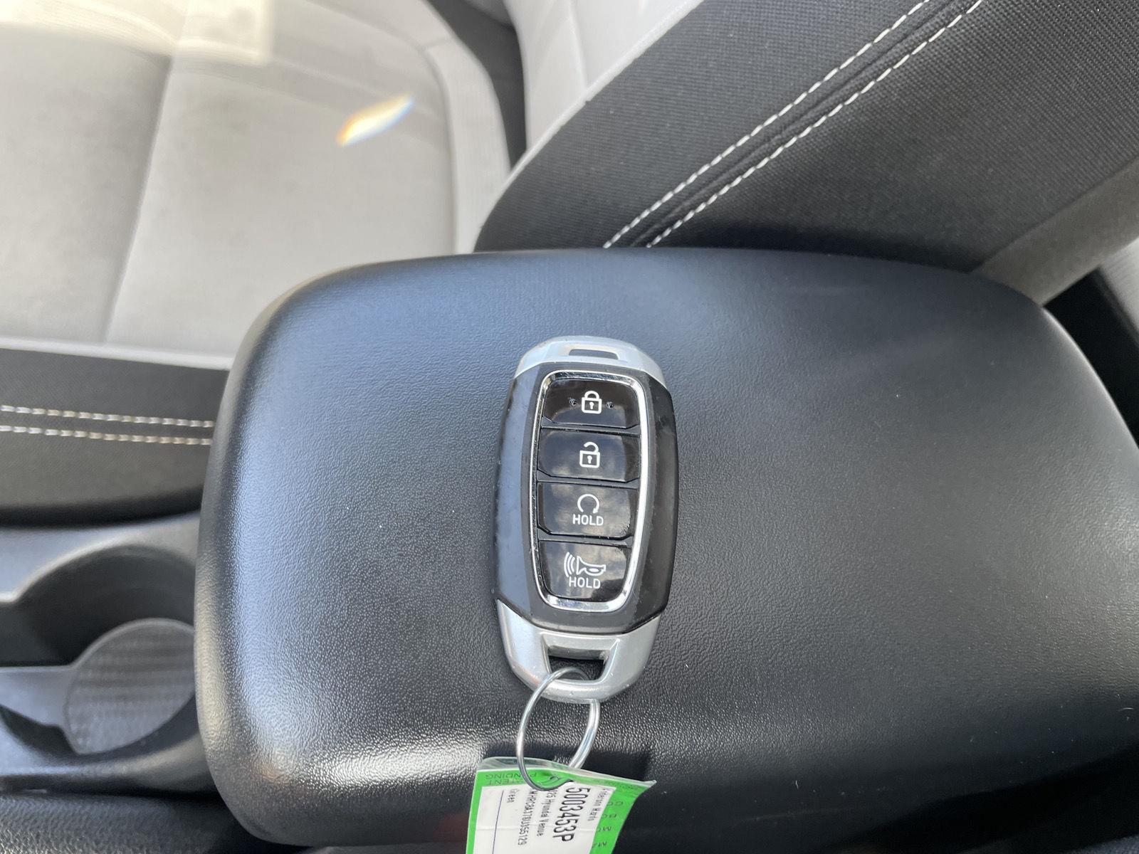 Vehicle photo 35