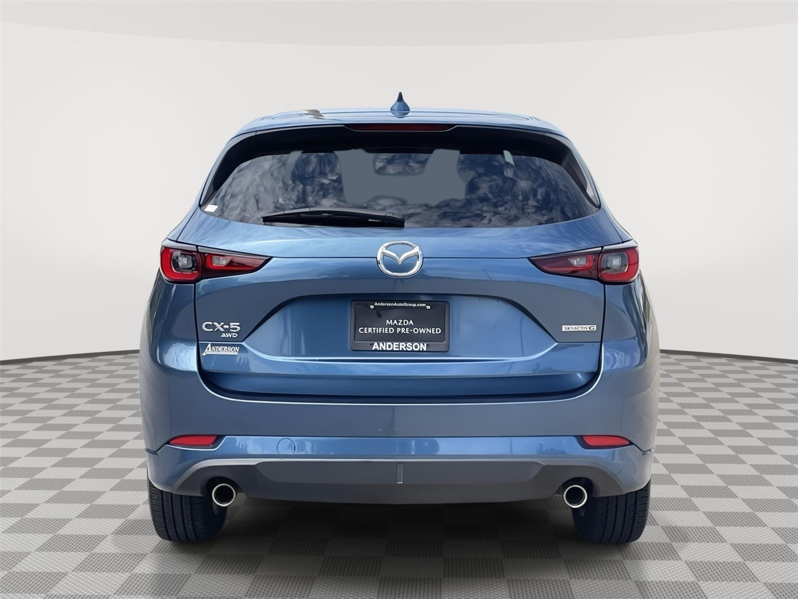Vehicle photo 8