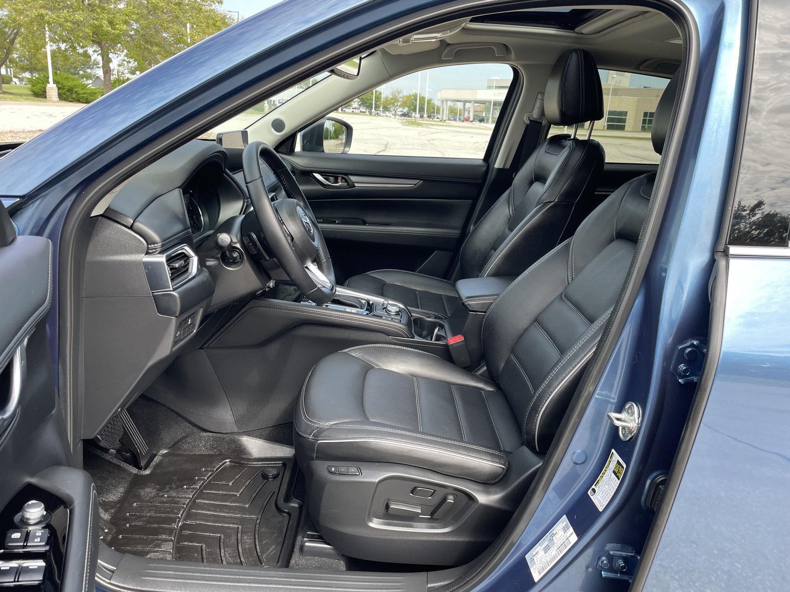 Vehicle photo 17