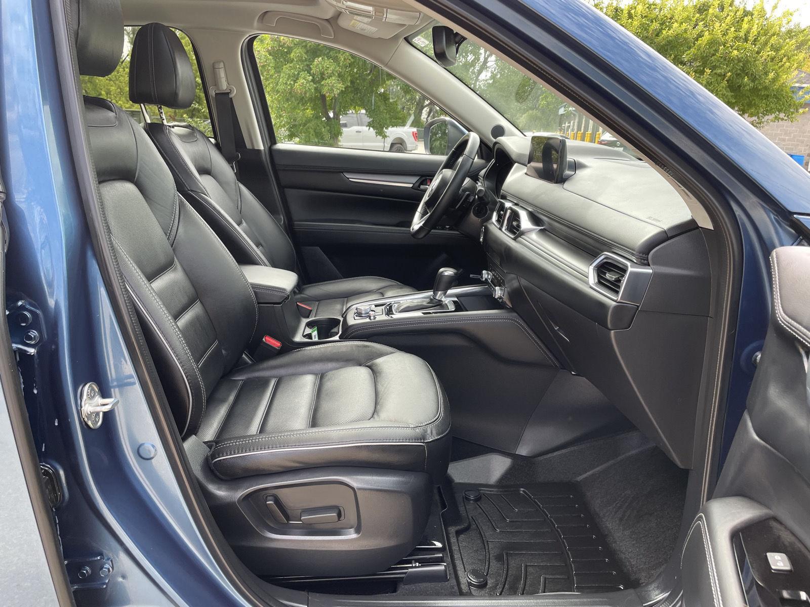 Vehicle photo 19