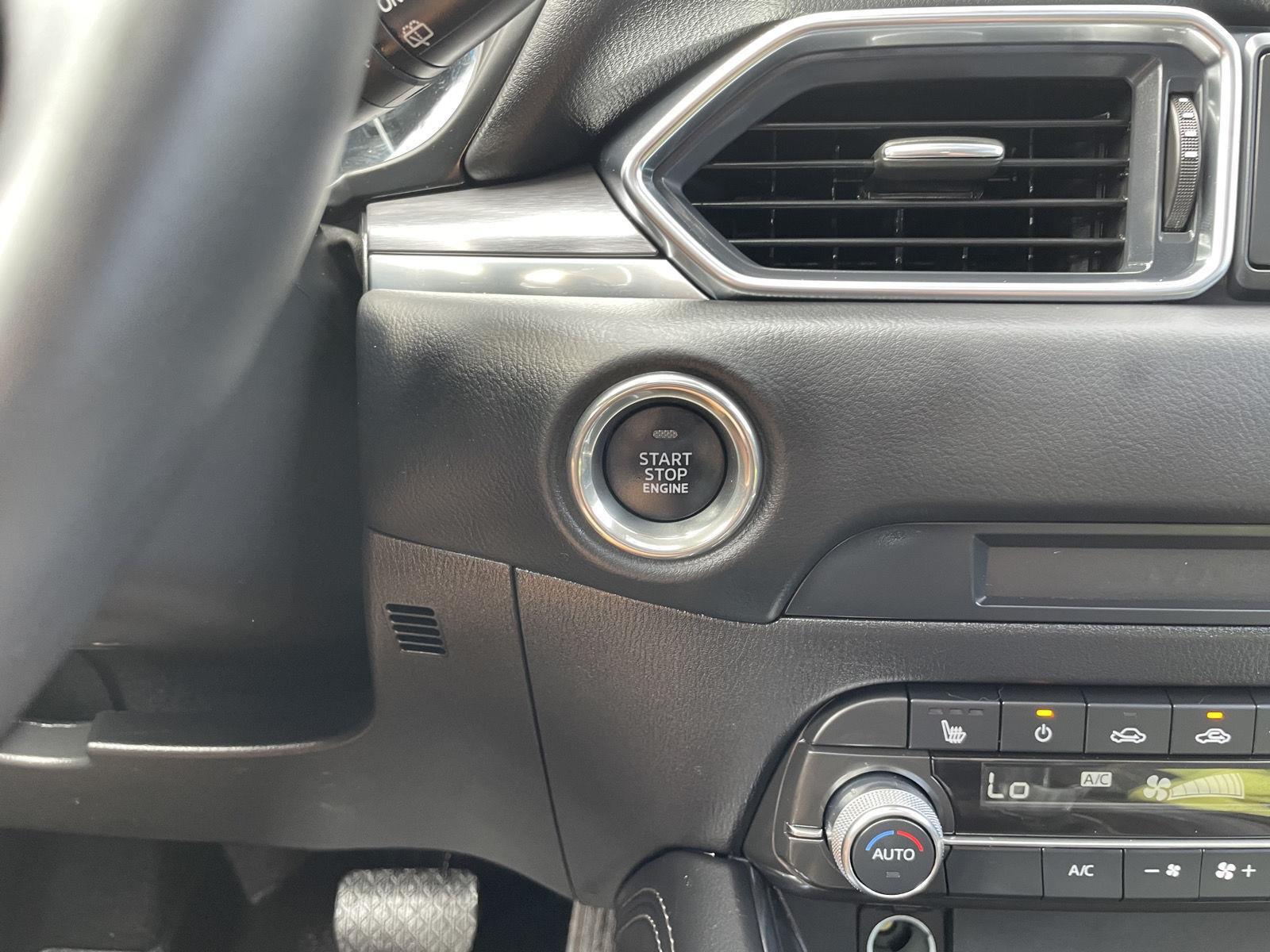 Vehicle photo 24