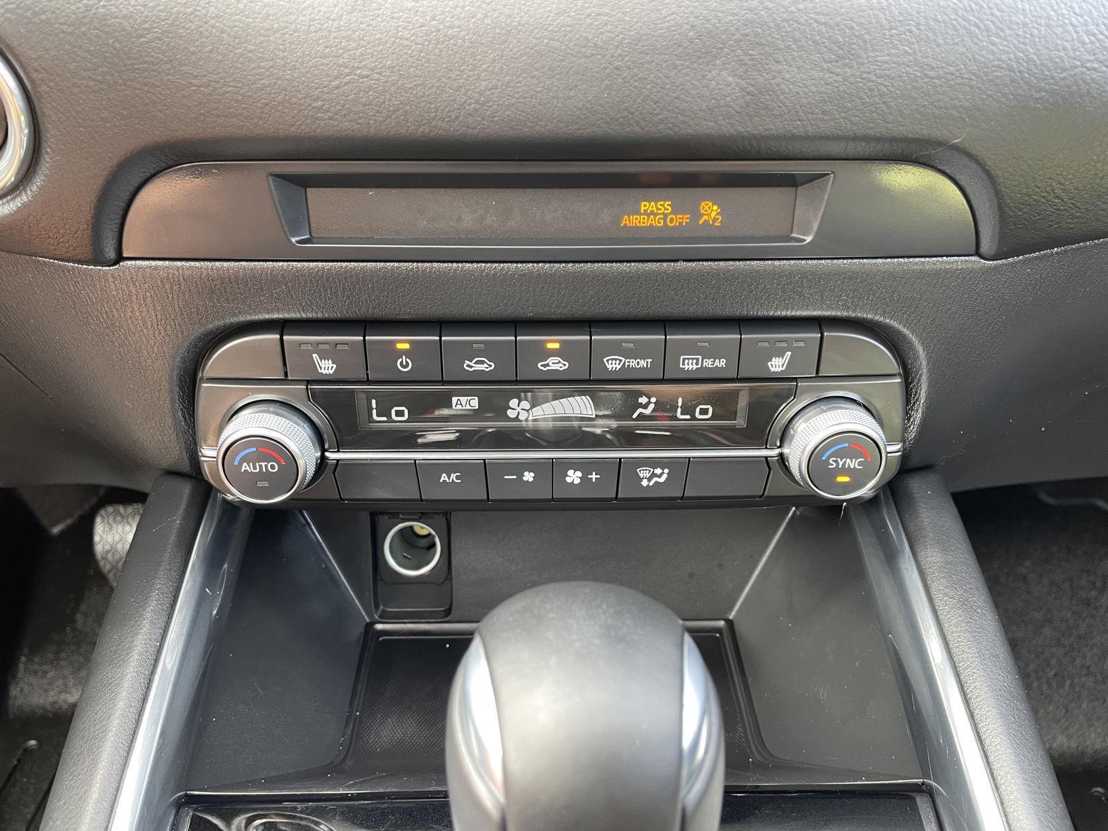 Vehicle photo 25