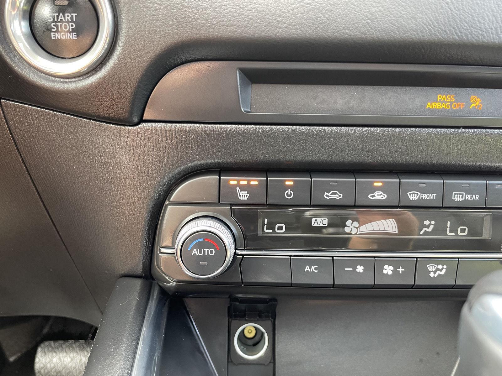 Vehicle photo 26