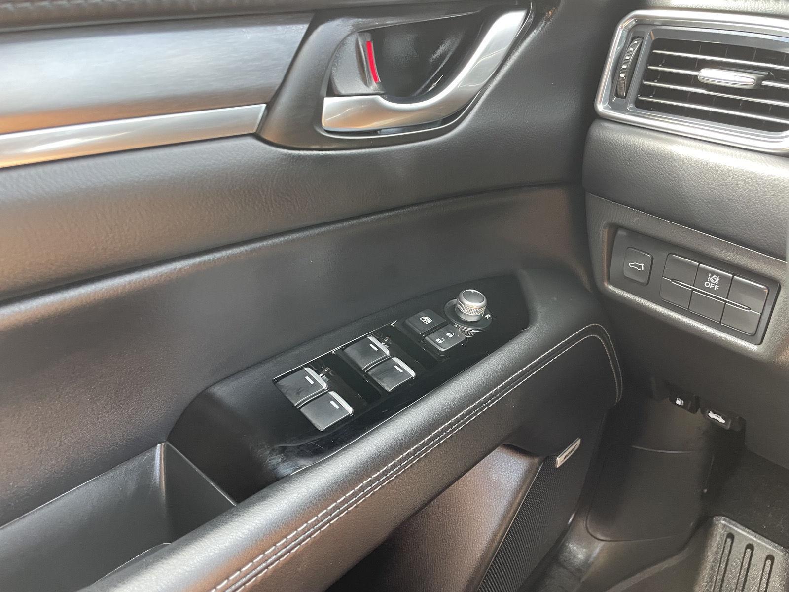 Vehicle photo 27