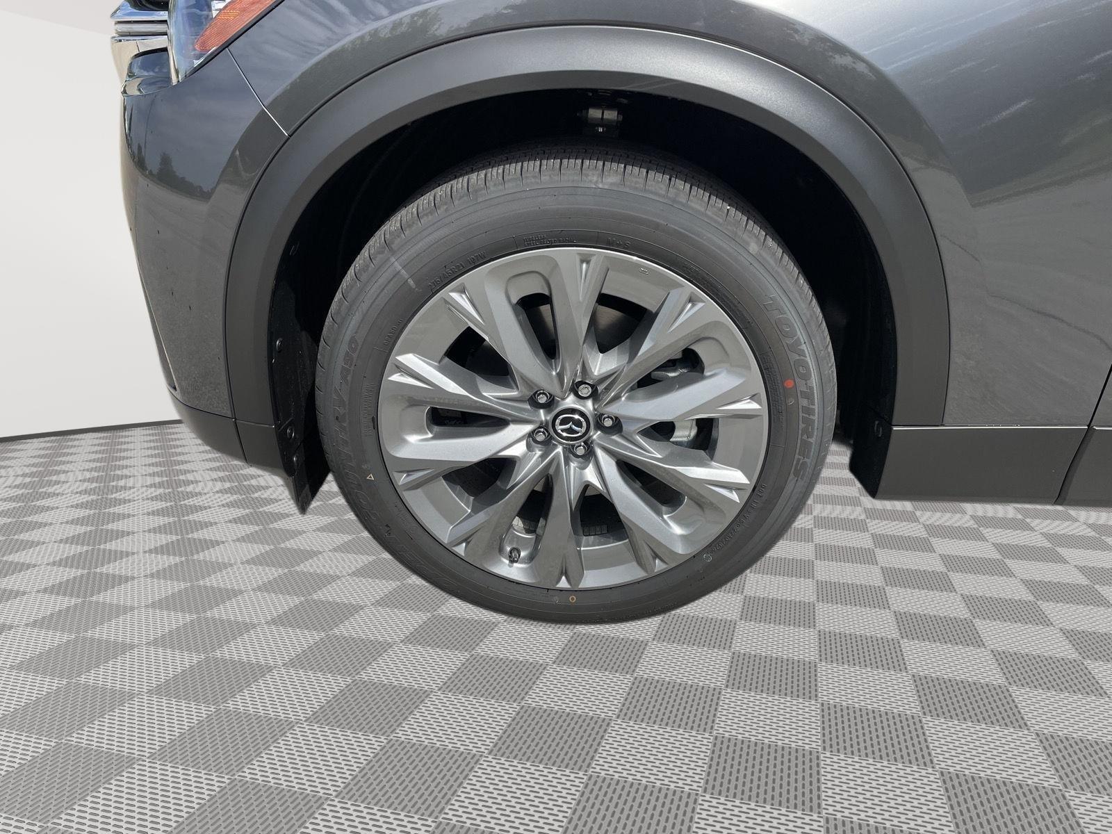 Vehicle photo 10