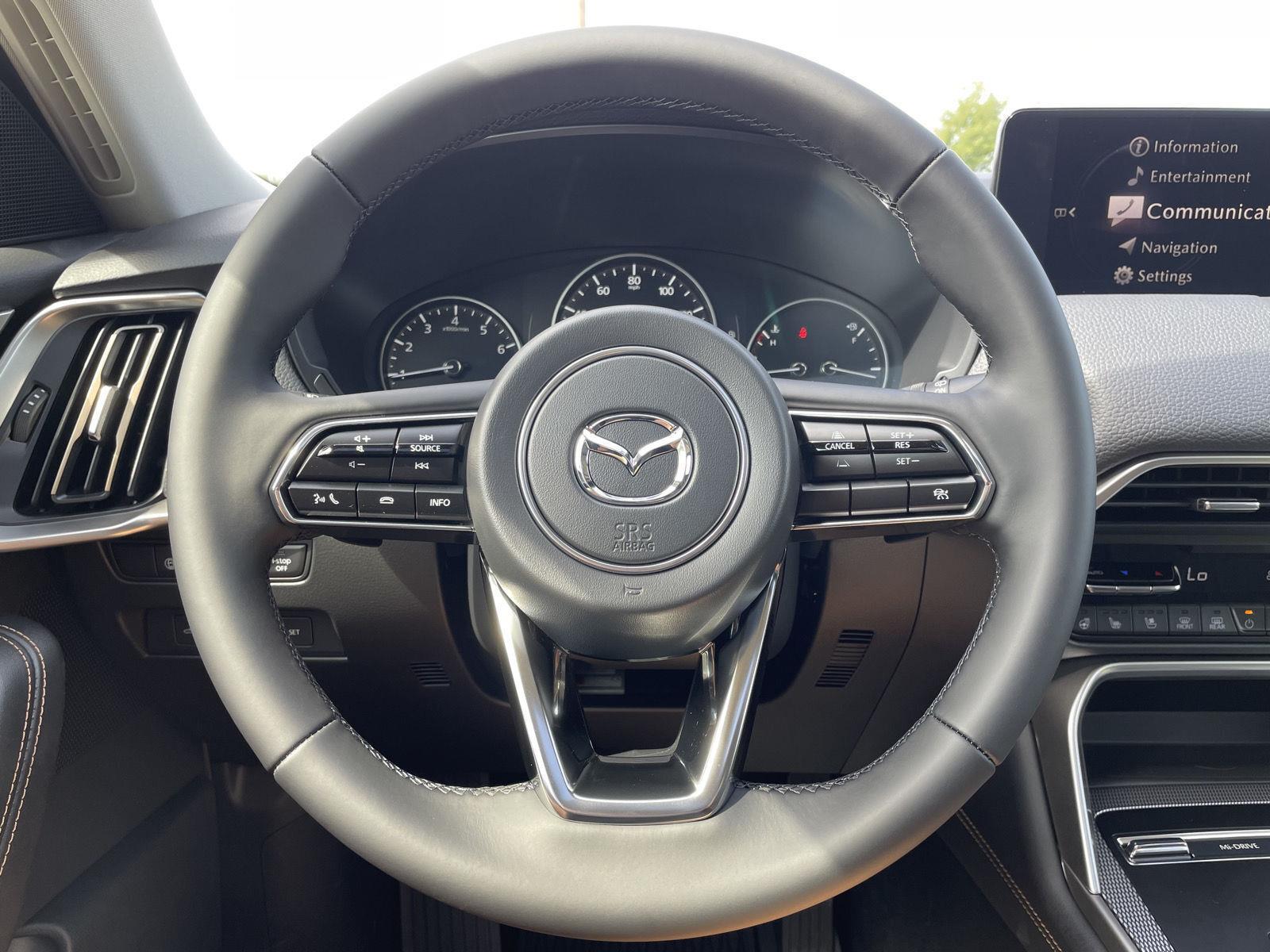 Vehicle photo 11