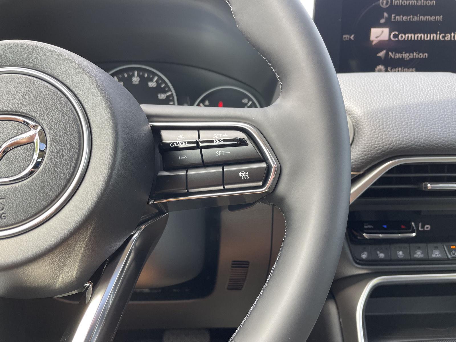 Vehicle photo 13