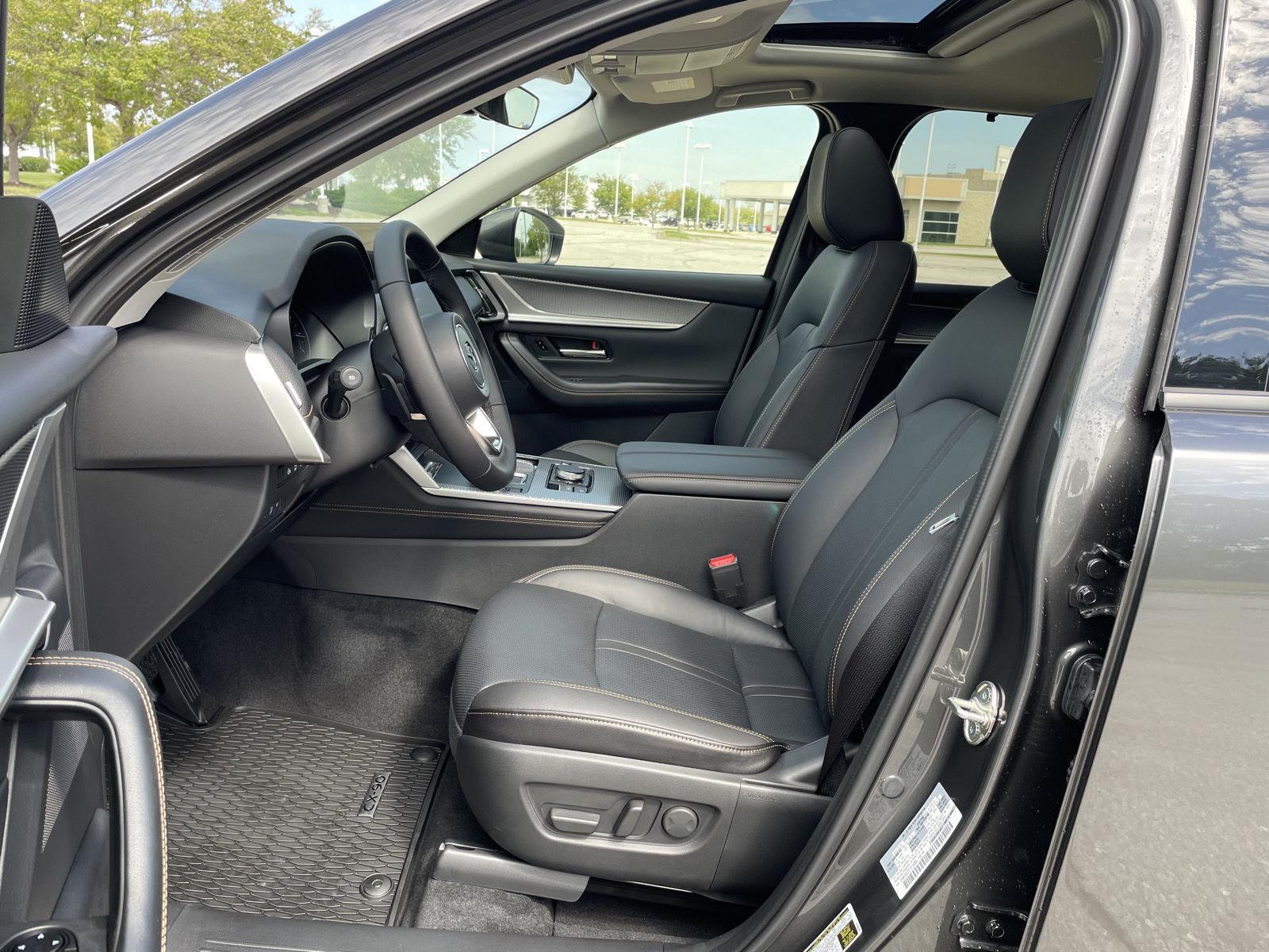 Vehicle photo 16
