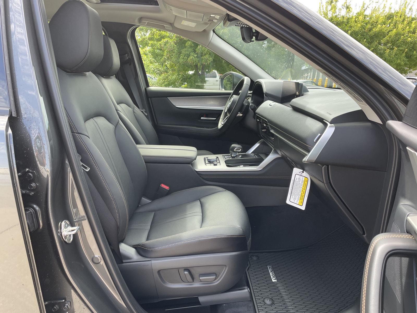 Vehicle photo 18
