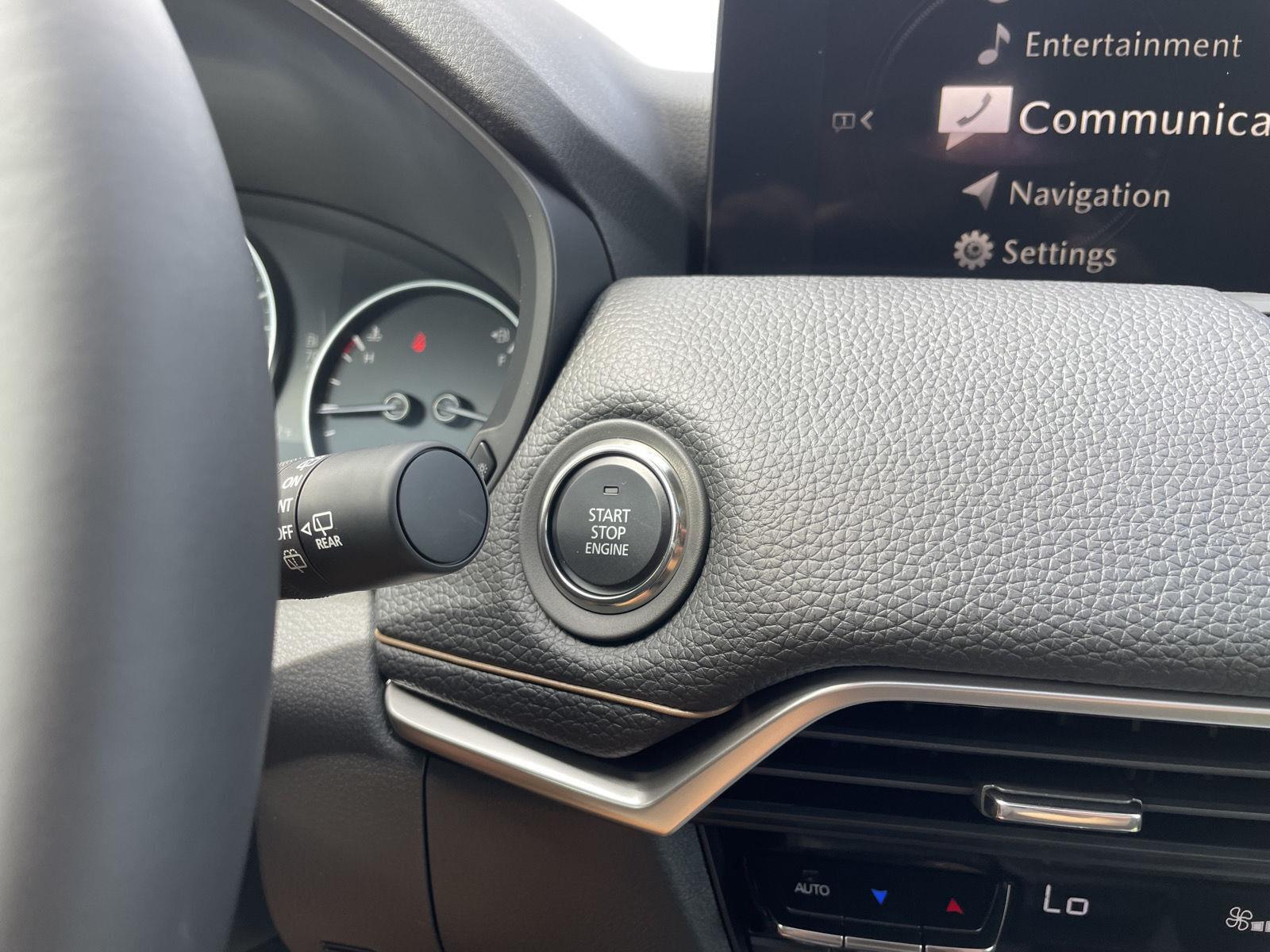 Vehicle photo 25