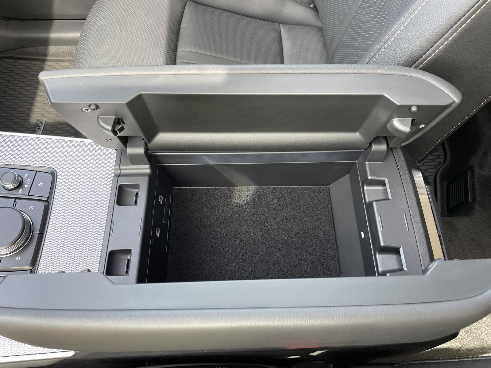 Vehicle photo 32
