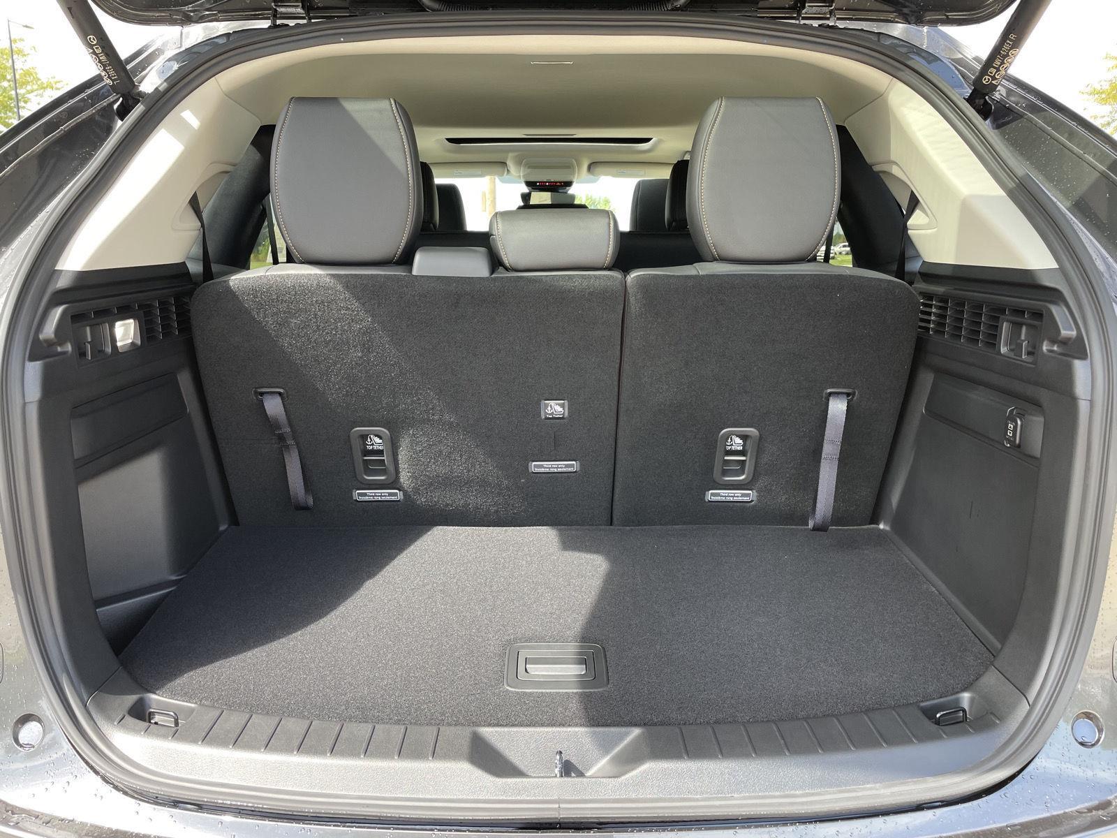 Vehicle photo 36