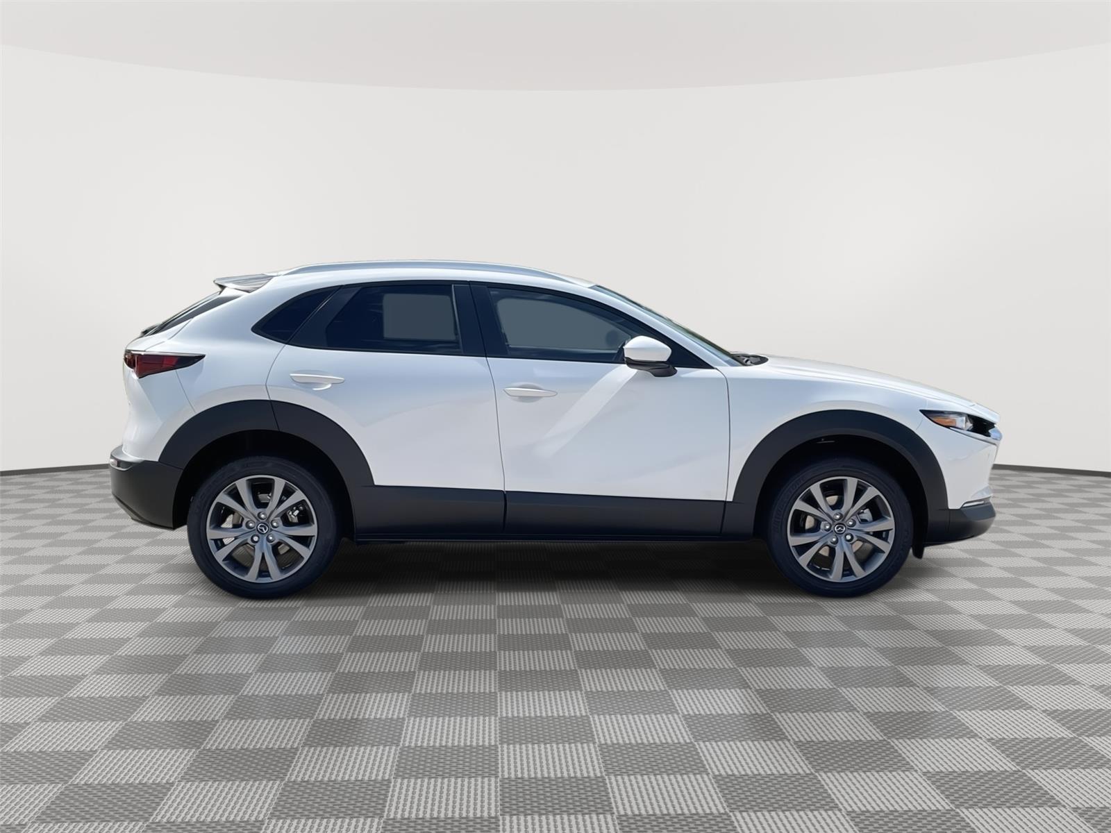 Vehicle photo 6