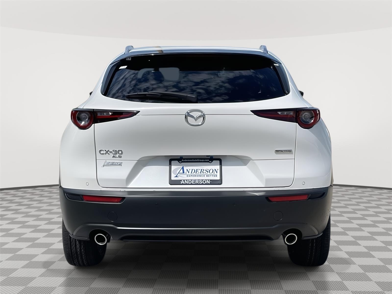 Vehicle photo 8