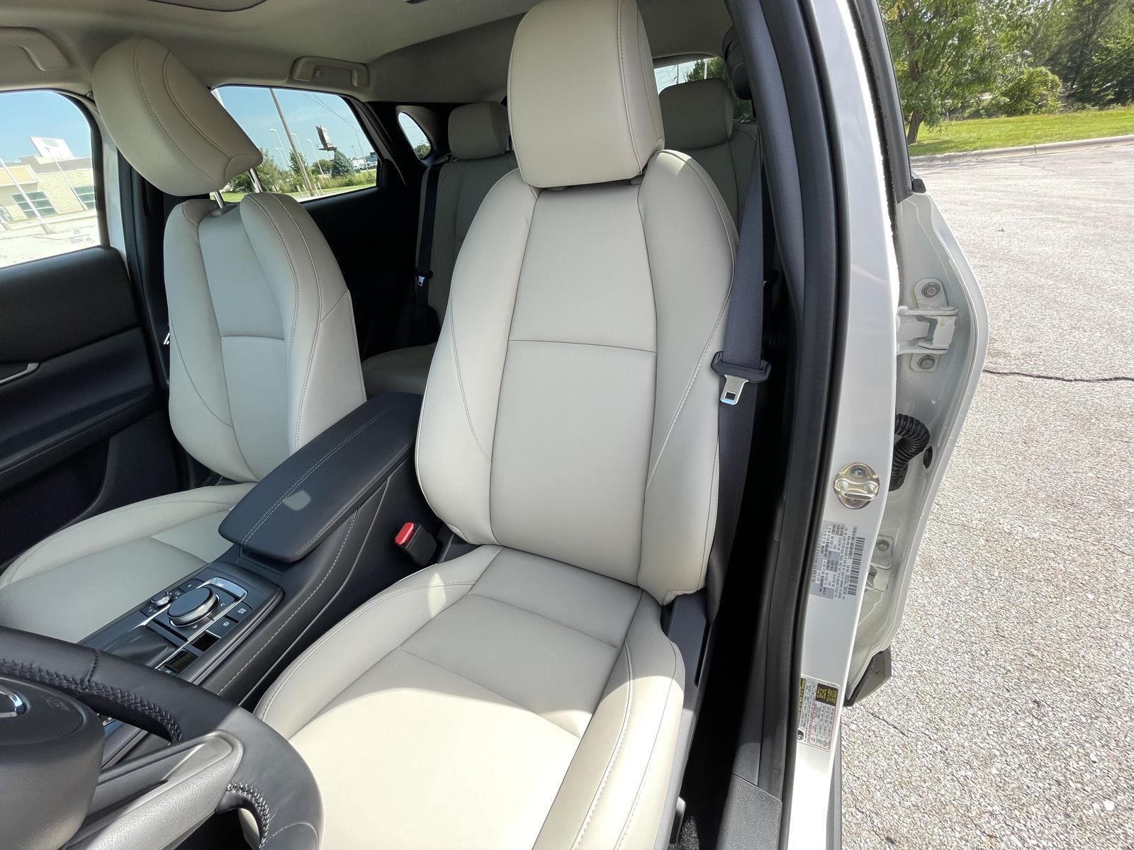 Vehicle photo 17