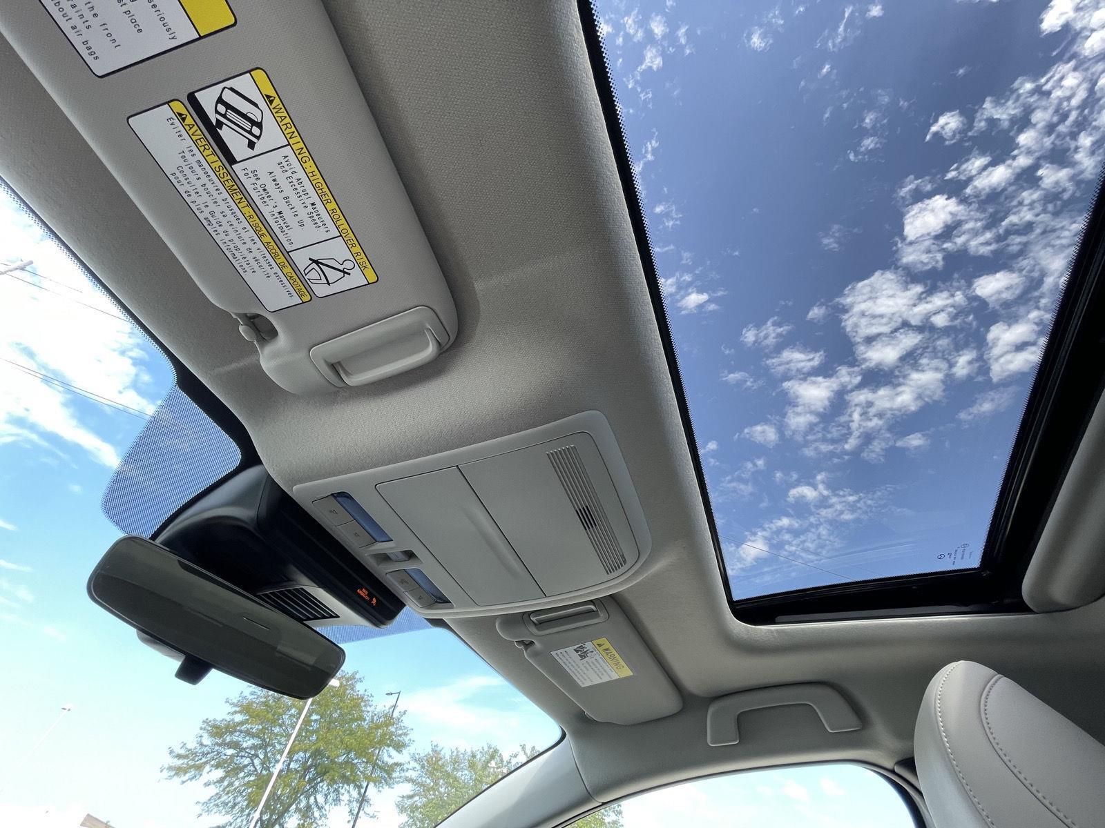 Vehicle photo 20