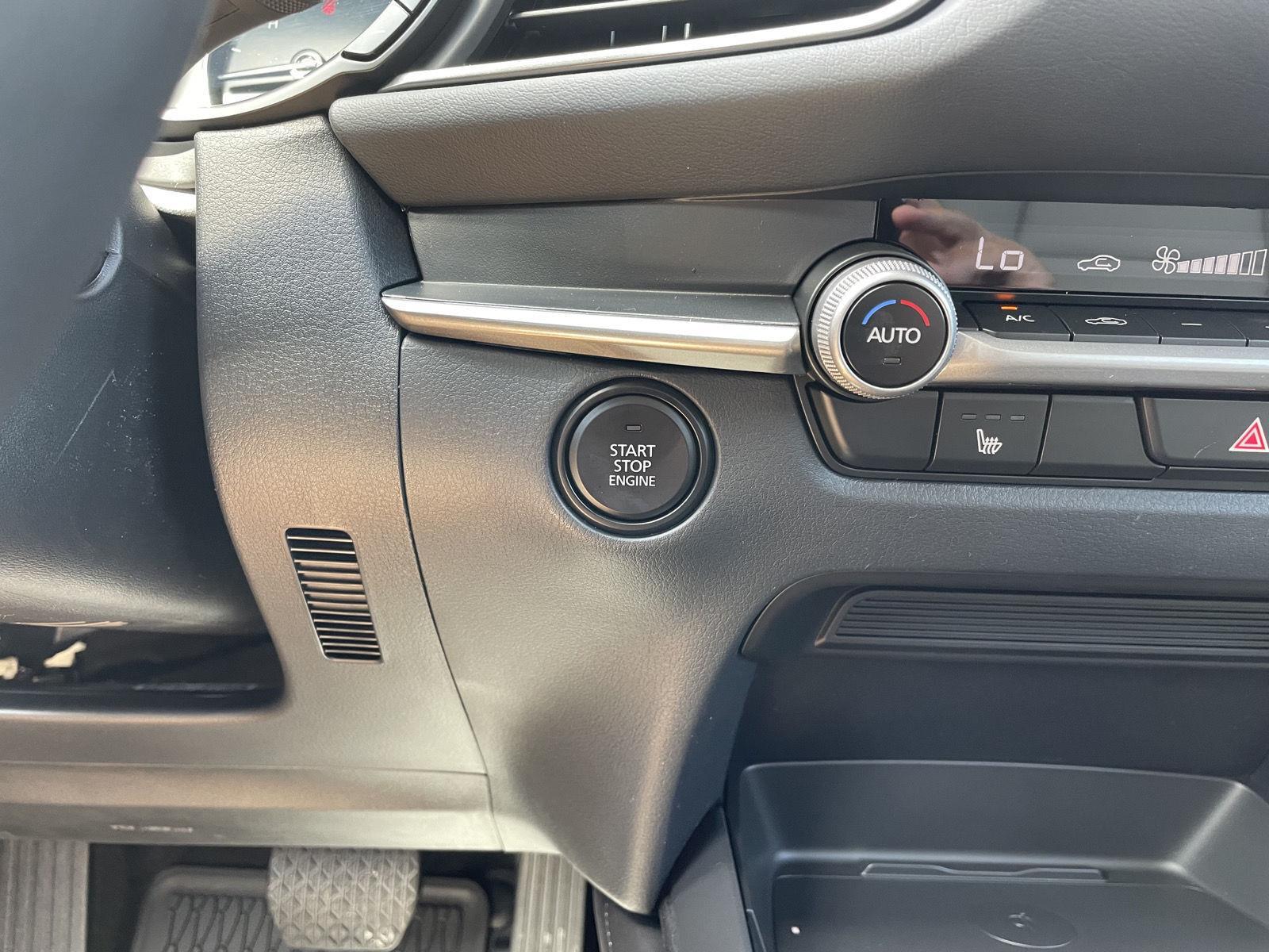 Vehicle photo 23