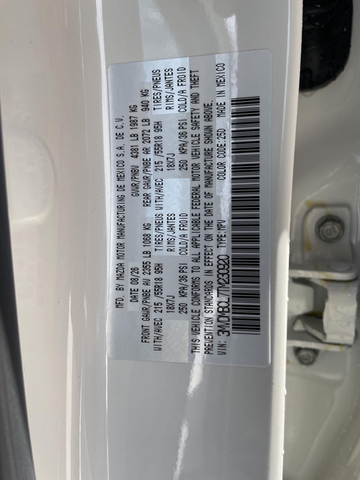 Vehicle photo 30