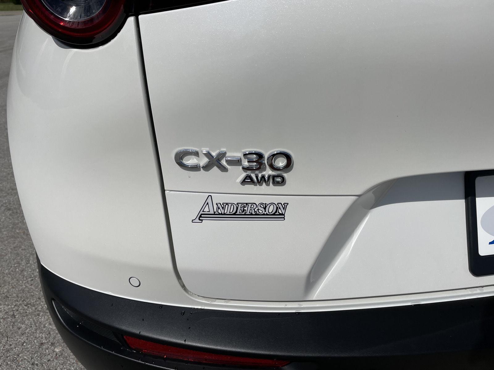 Vehicle photo 34