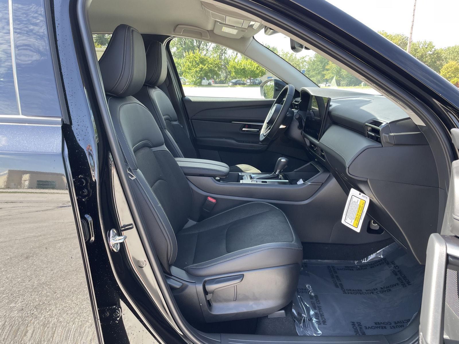Vehicle photo 18