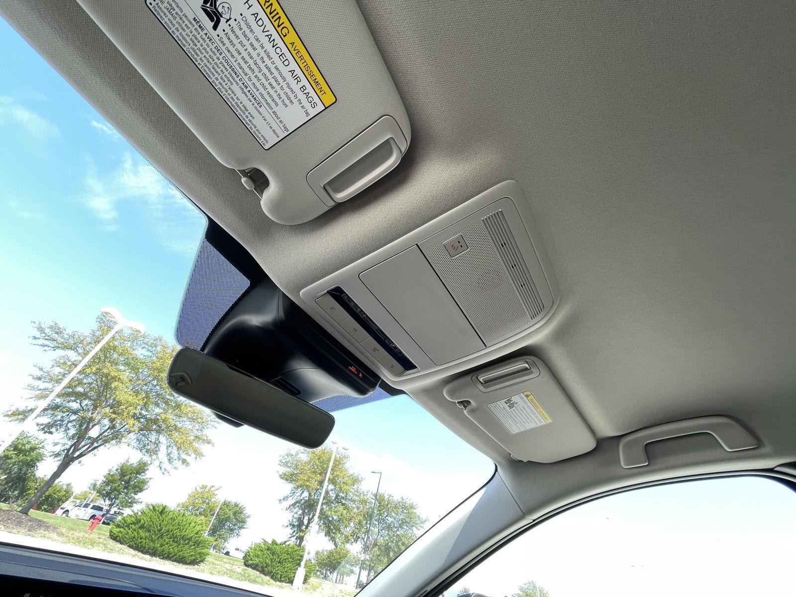 Vehicle photo 20