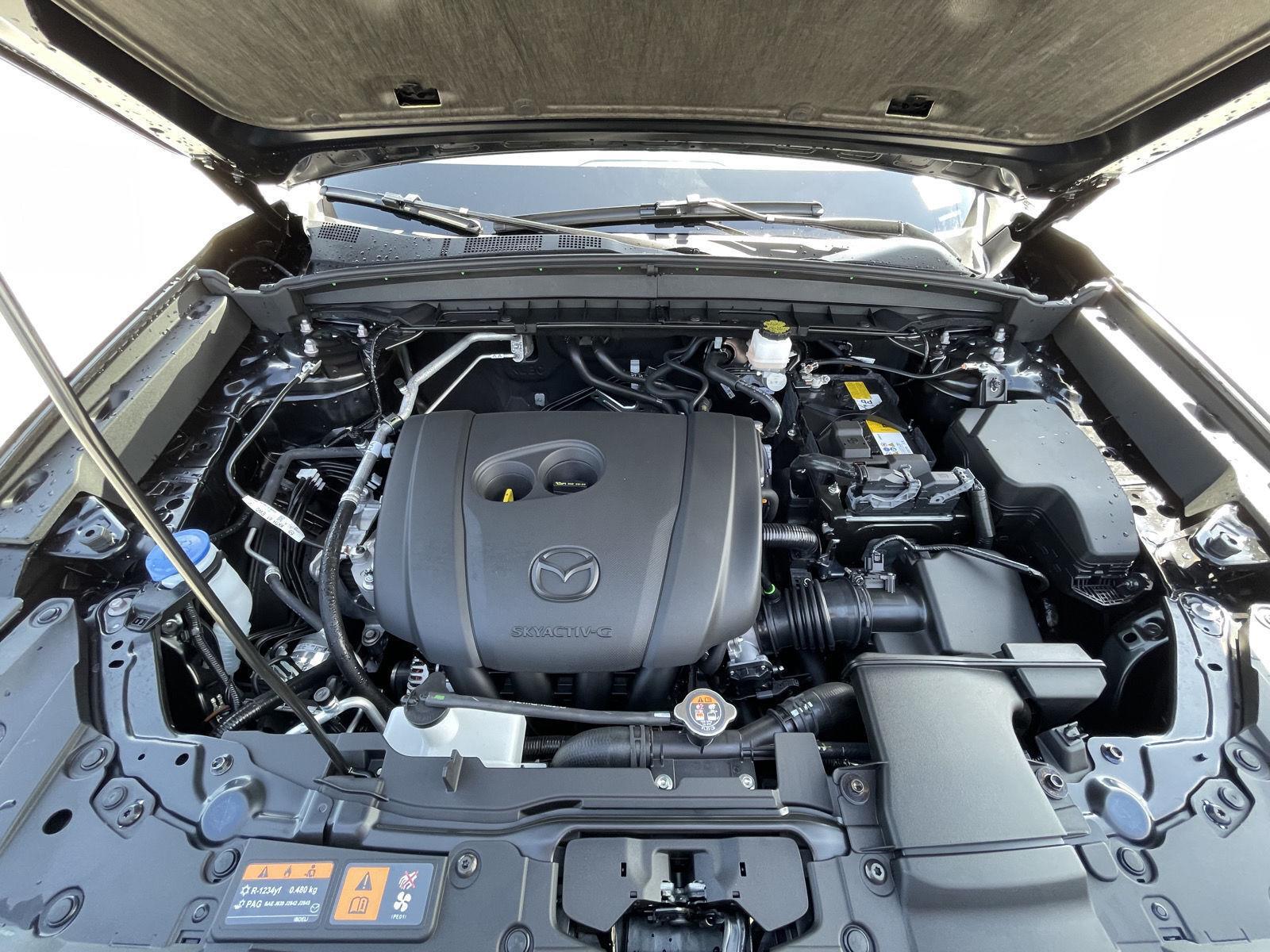Vehicle photo 30