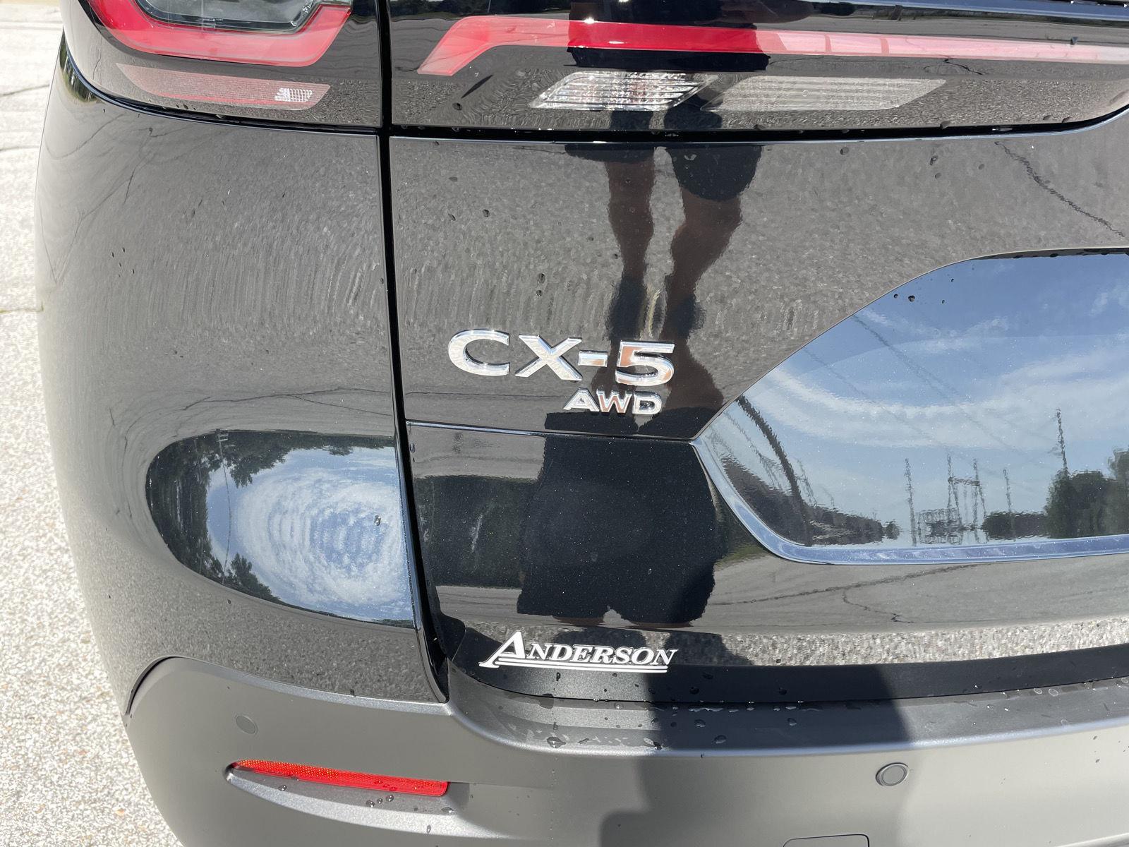 Vehicle photo 32