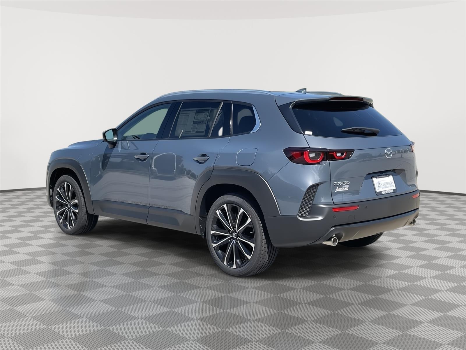 Vehicle photo 9