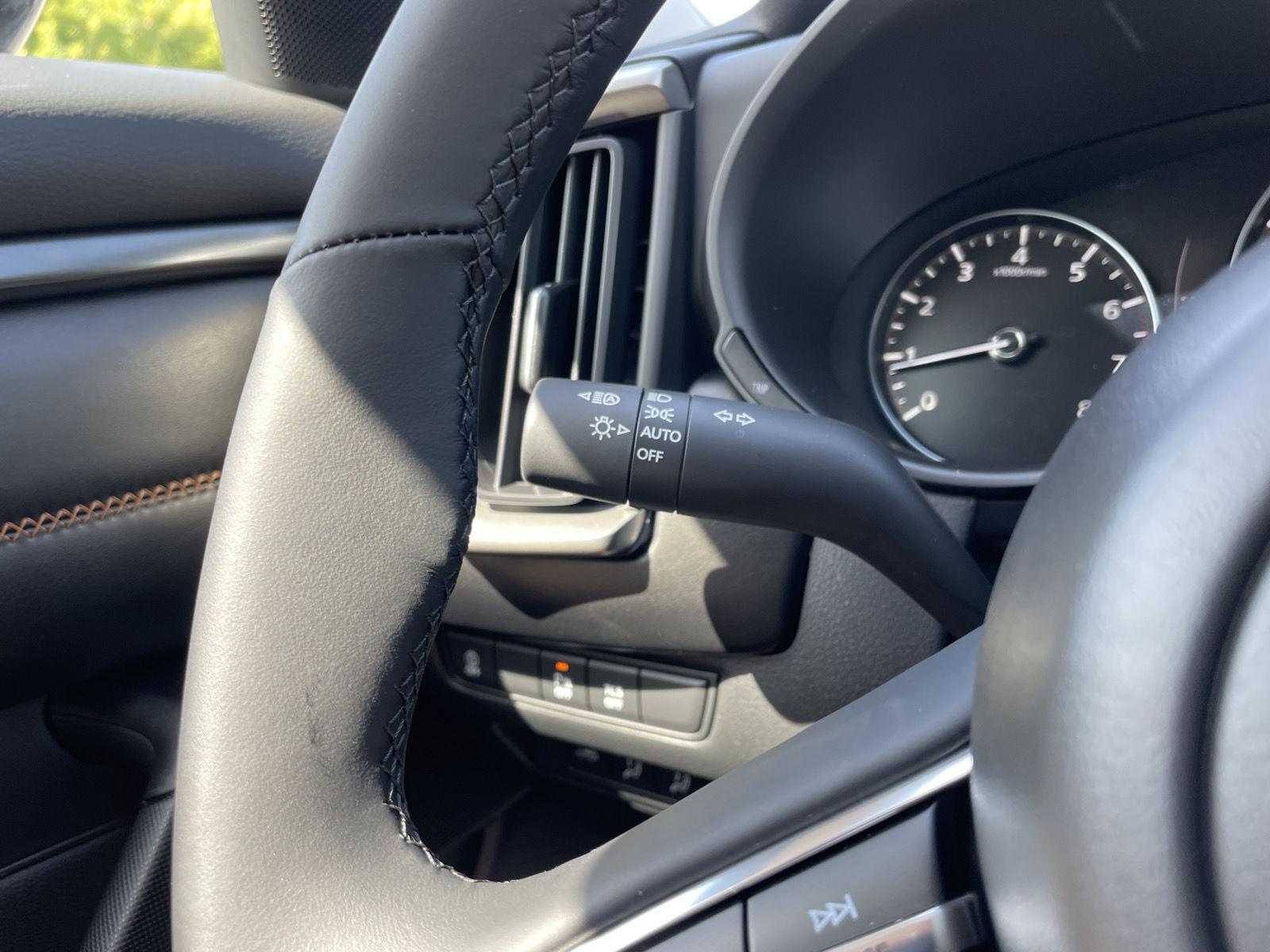 Vehicle photo 15