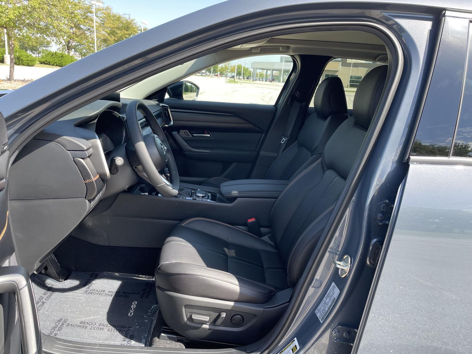 Vehicle photo 16