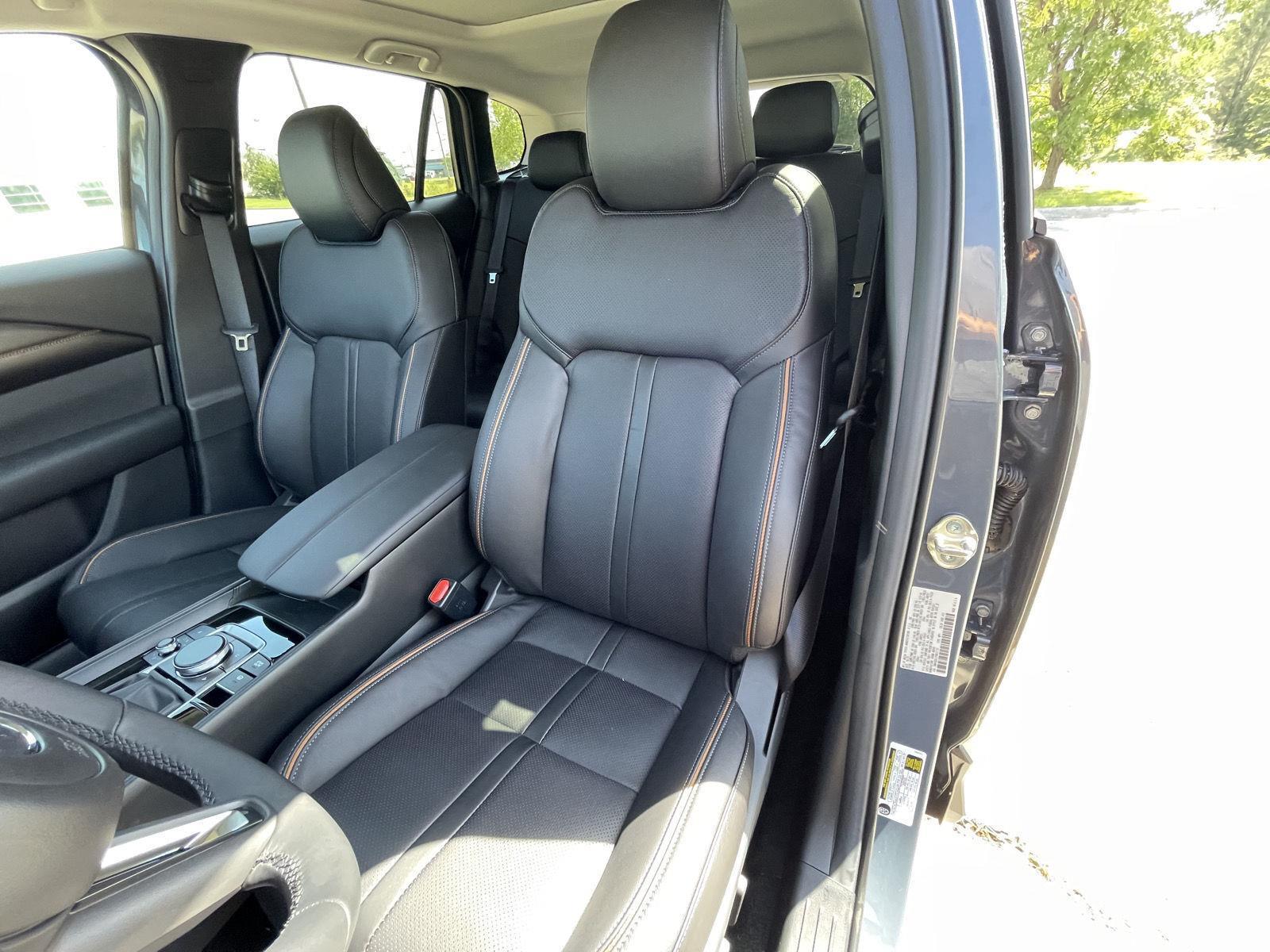 Vehicle photo 17