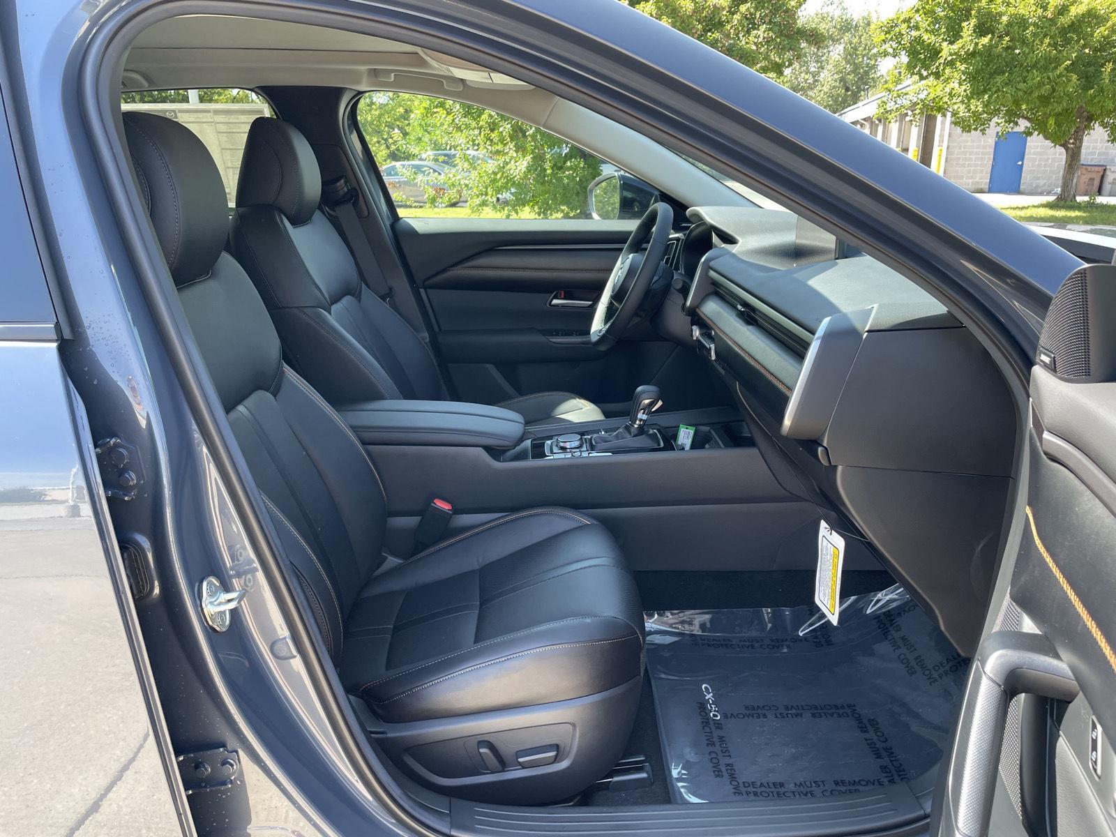 Vehicle photo 18