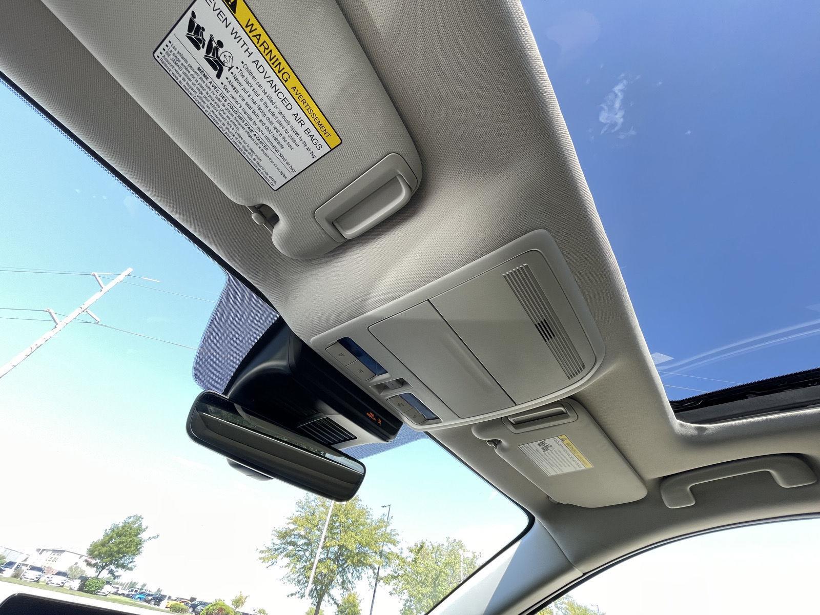 Vehicle photo 20