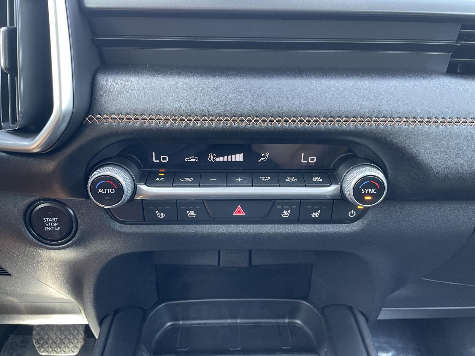 Vehicle photo 25