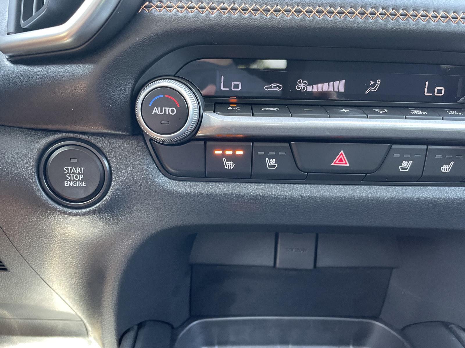 Vehicle photo 26