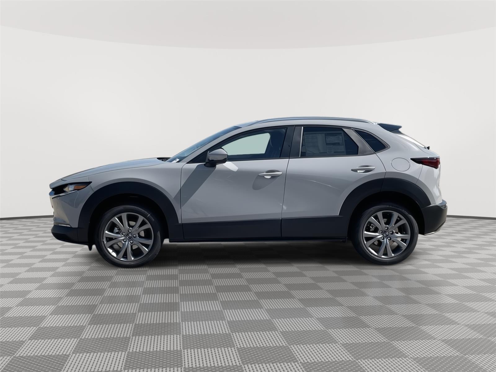 Vehicle photo 2