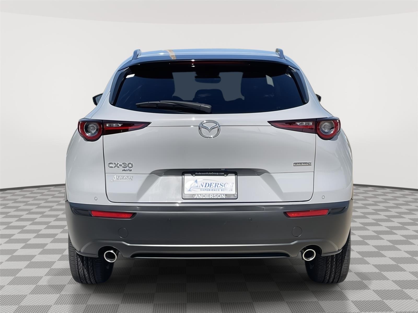 Vehicle photo 8