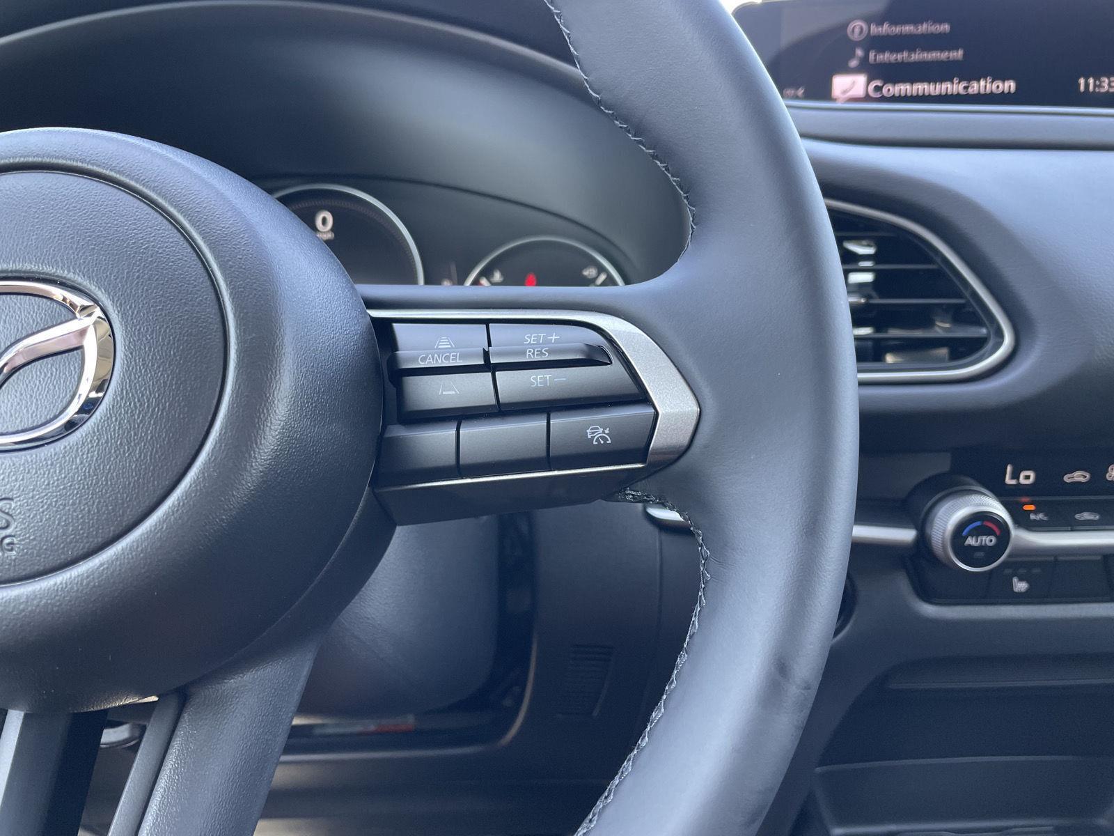 Vehicle photo 13