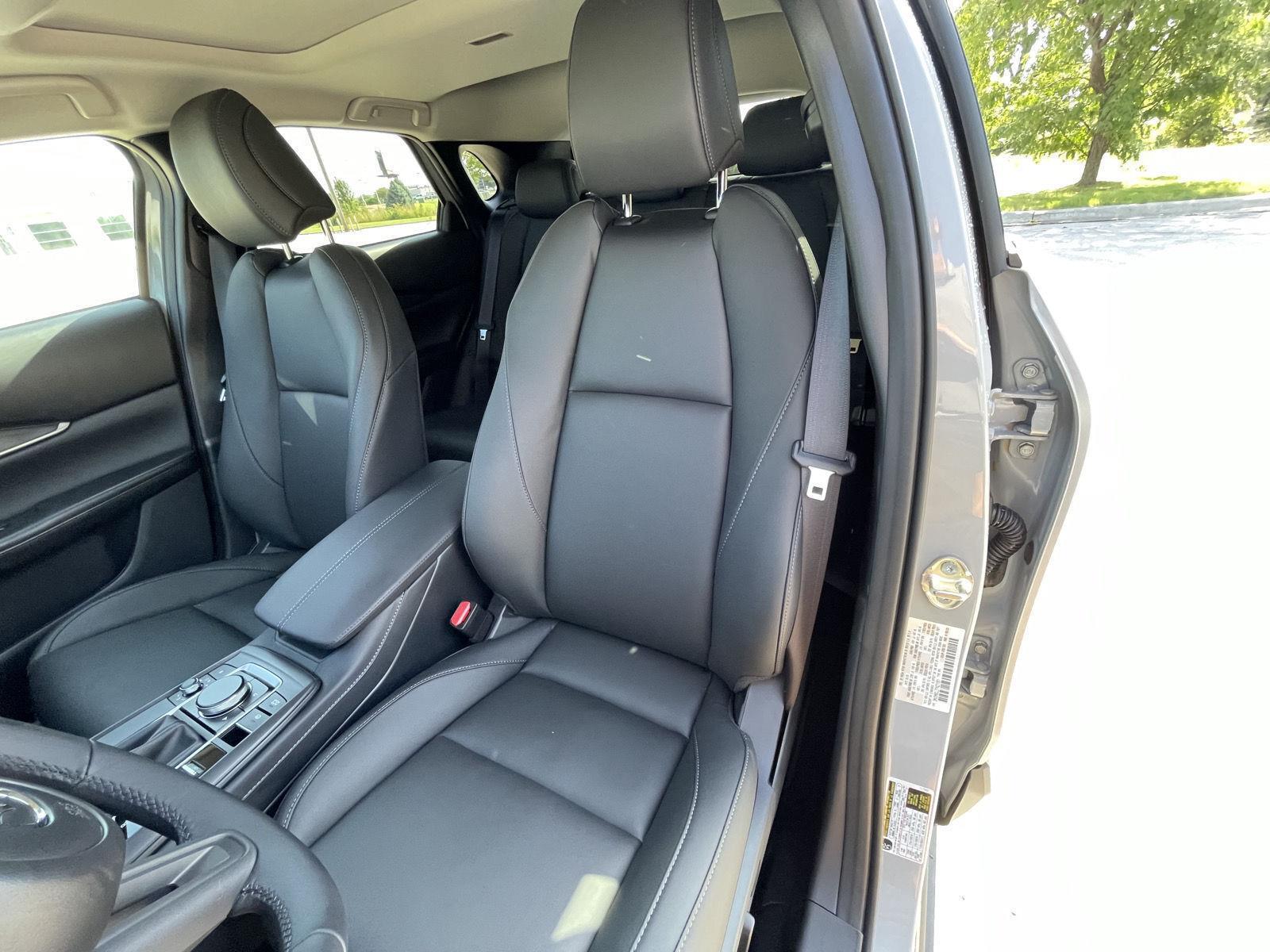 Vehicle photo 17
