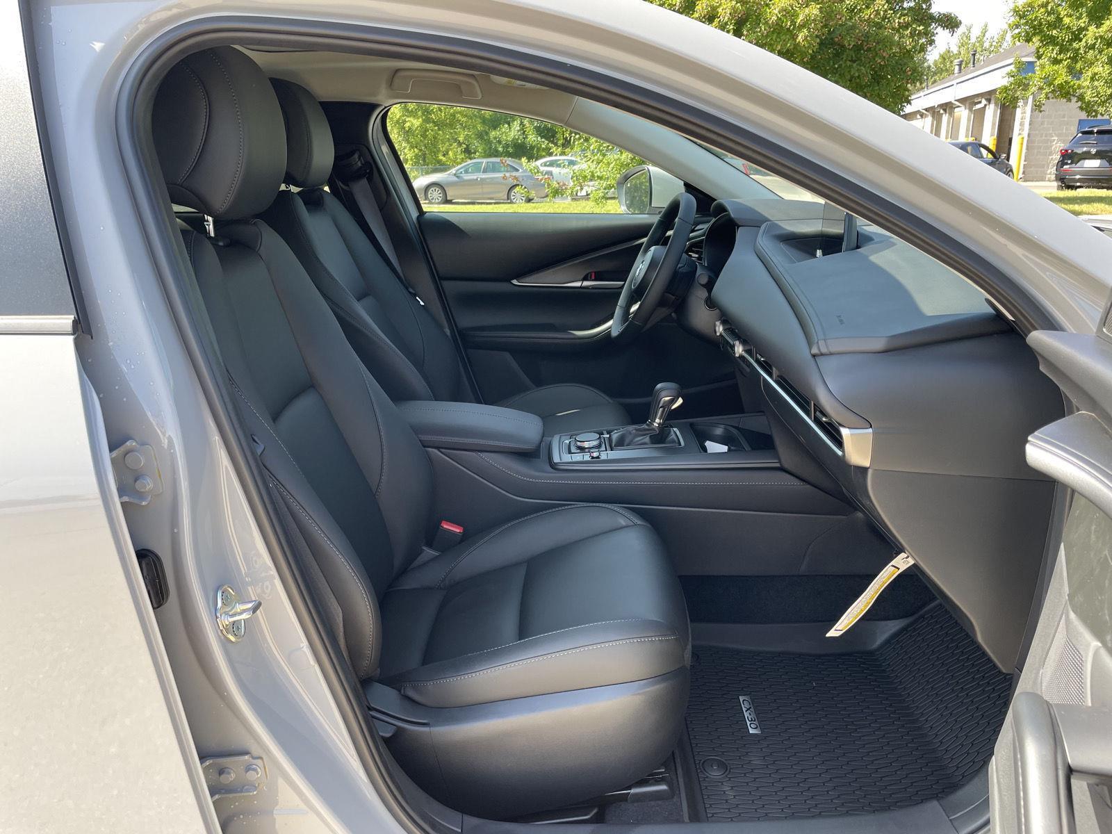 Vehicle photo 18