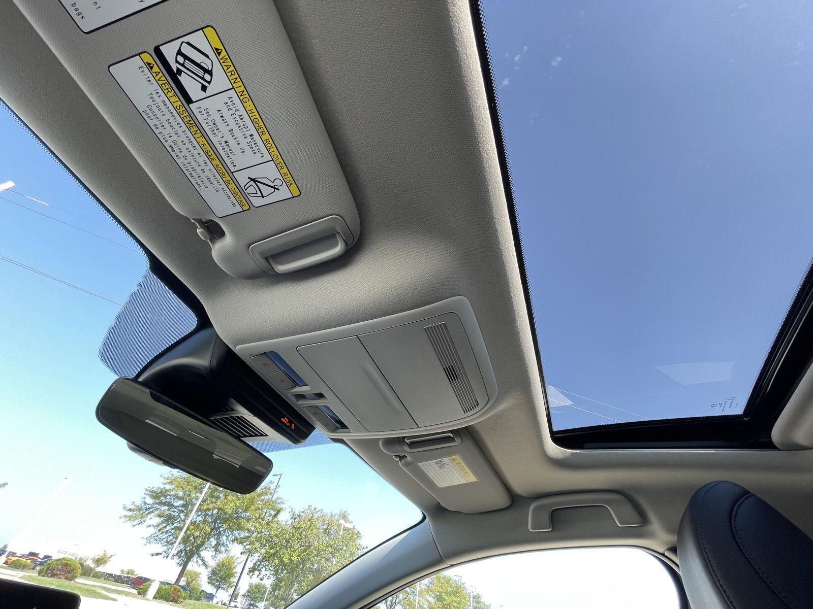 Vehicle photo 20