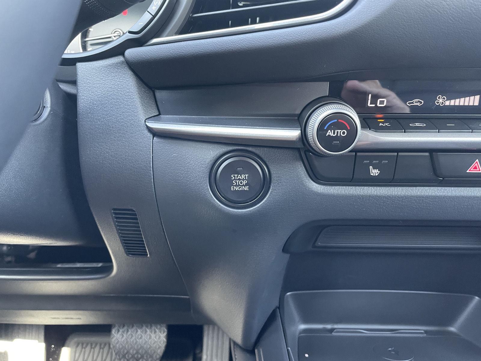 Vehicle photo 23