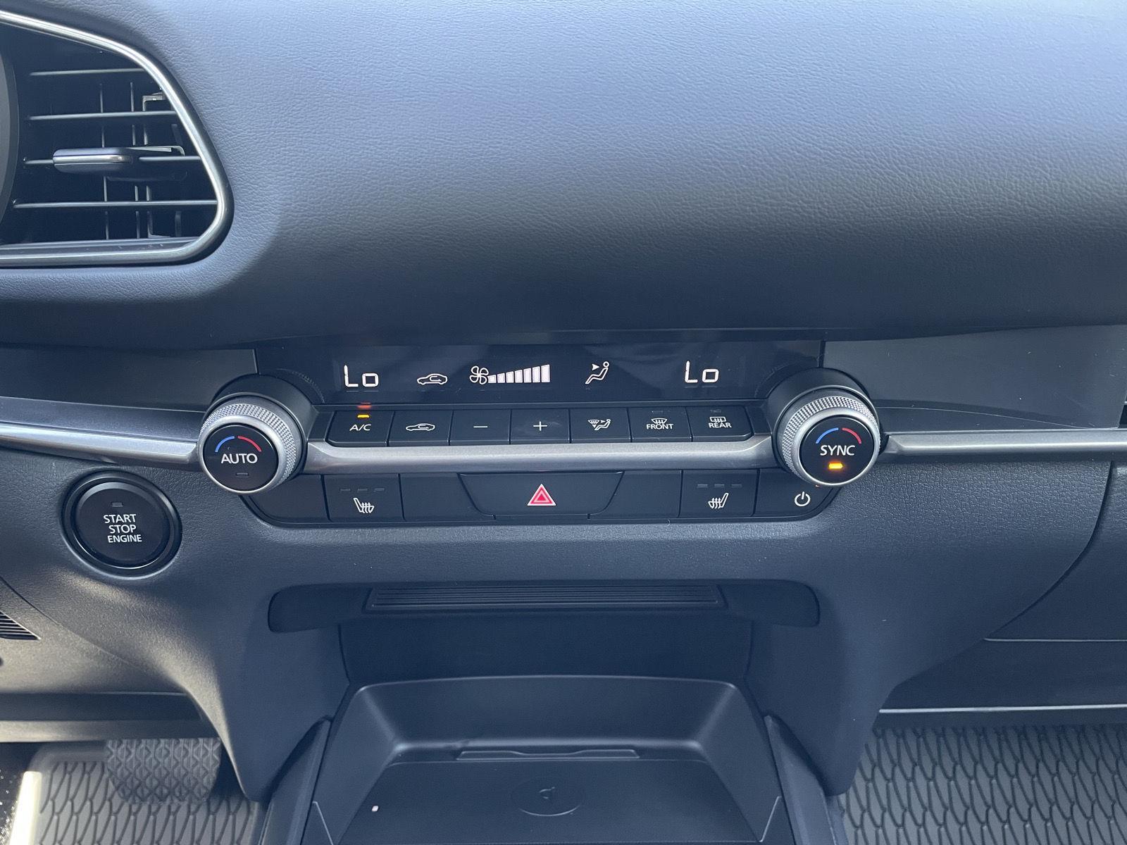 Vehicle photo 24