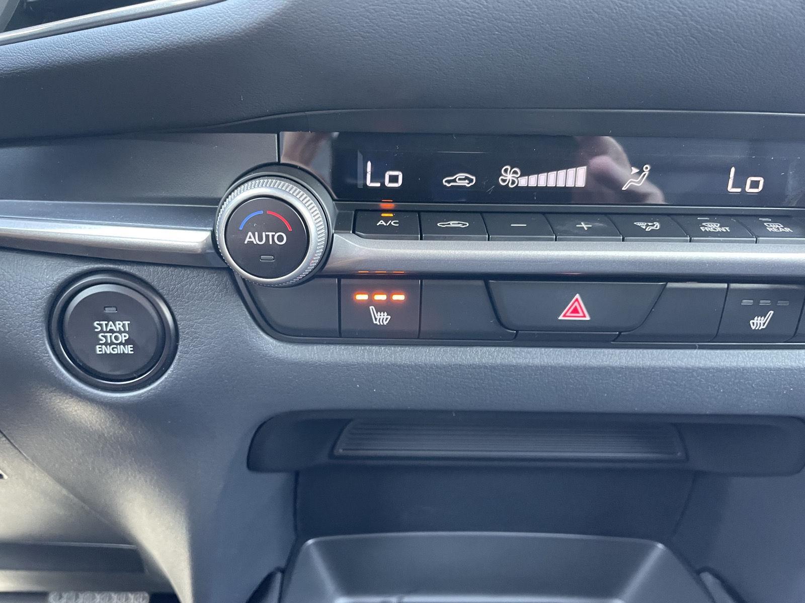 Vehicle photo 25