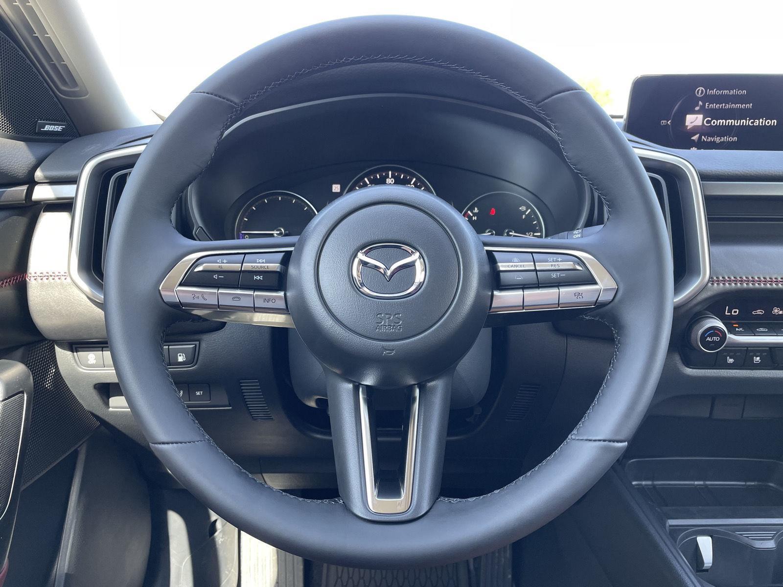 Vehicle photo 11