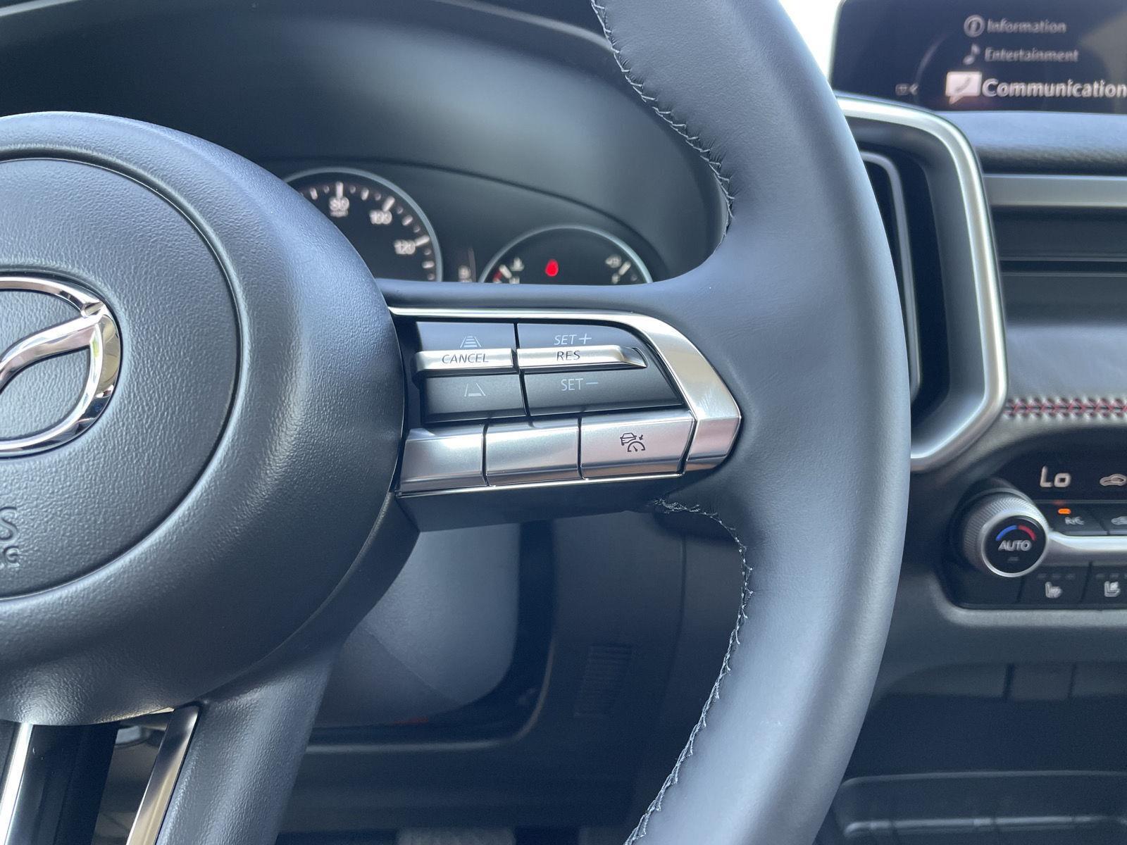 Vehicle photo 13