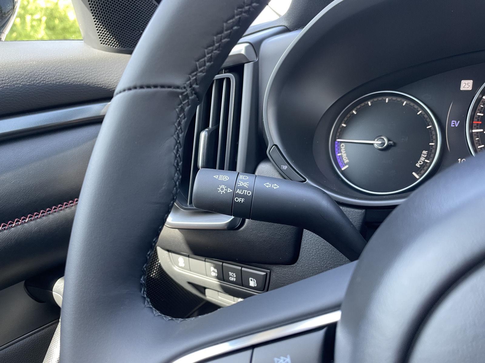 Vehicle photo 15